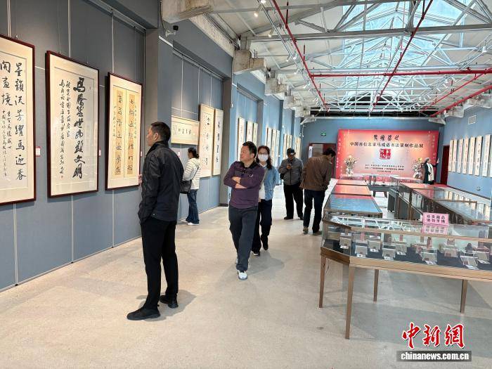 “中國百位名家馬成語書法篆刻作品展”在廣州舉行