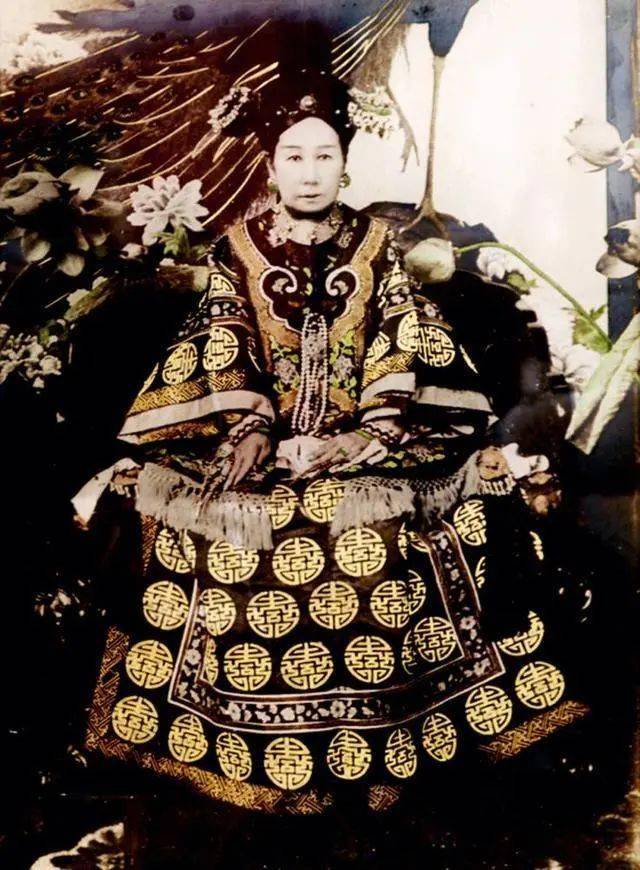 慈禧太后“真實照片”被美國博物館收藏至今，這才是她真正的樣子