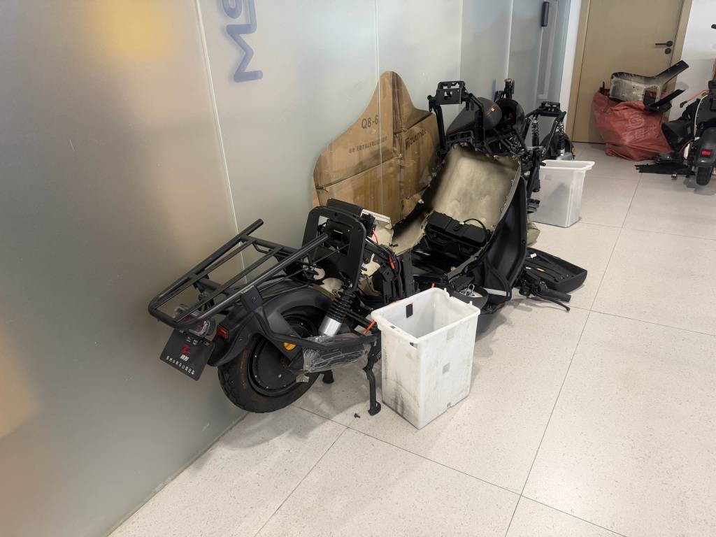 “3·15”晚會曝光電動腳踏車租賃亂象，記者直擊暢派出行總部