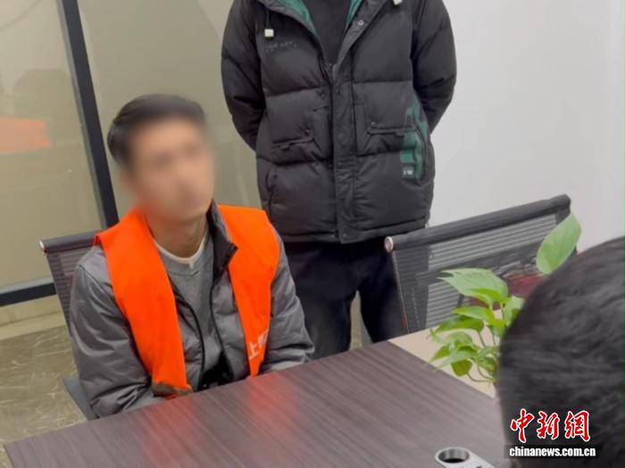 AI生成考試“內部真題” 一團夥瞄準留學生詐騙